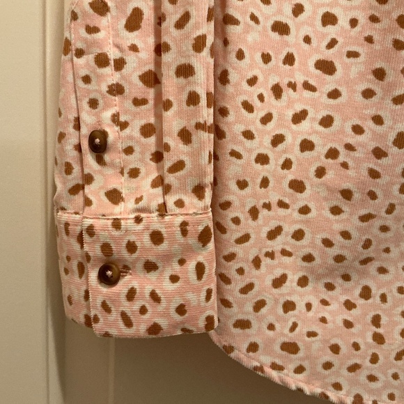 FOXCROFT Pink, Tan & White Leopard Print Corduroy Long Sleeved Blouse Size 8 - Picture 3 of 14